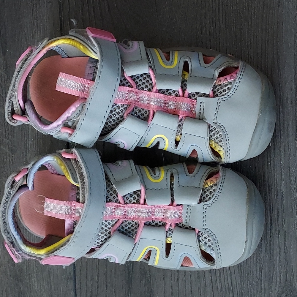 Cat and Jack girls sandals